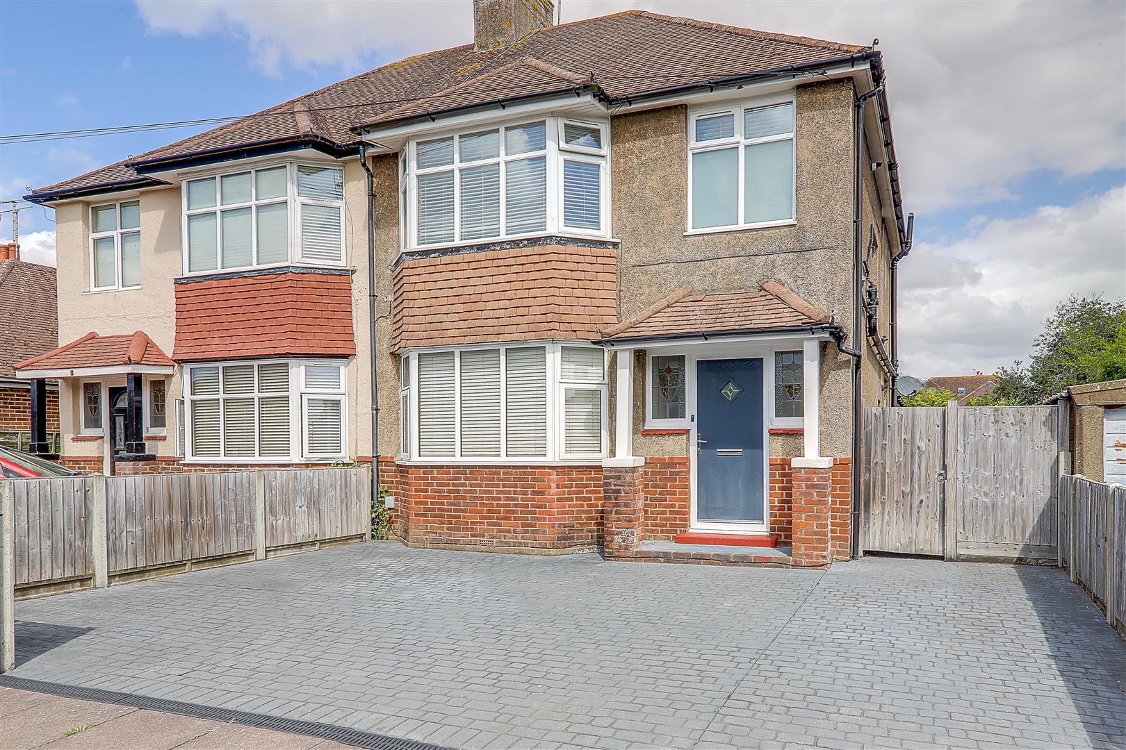 Flat - Garden | Westdean Road, Worthing, BN14 | For Sale